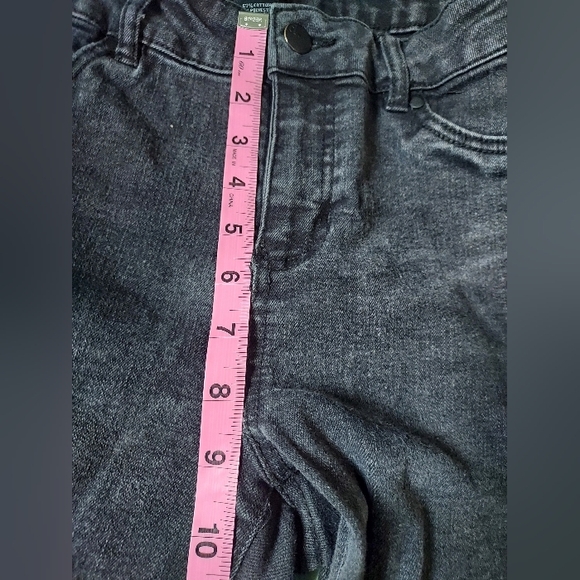 Women's Black Jeans - Picture 7 of 8